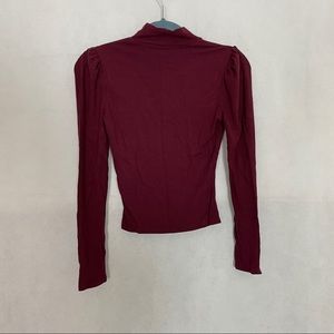 Garage Size S turtle neck crop